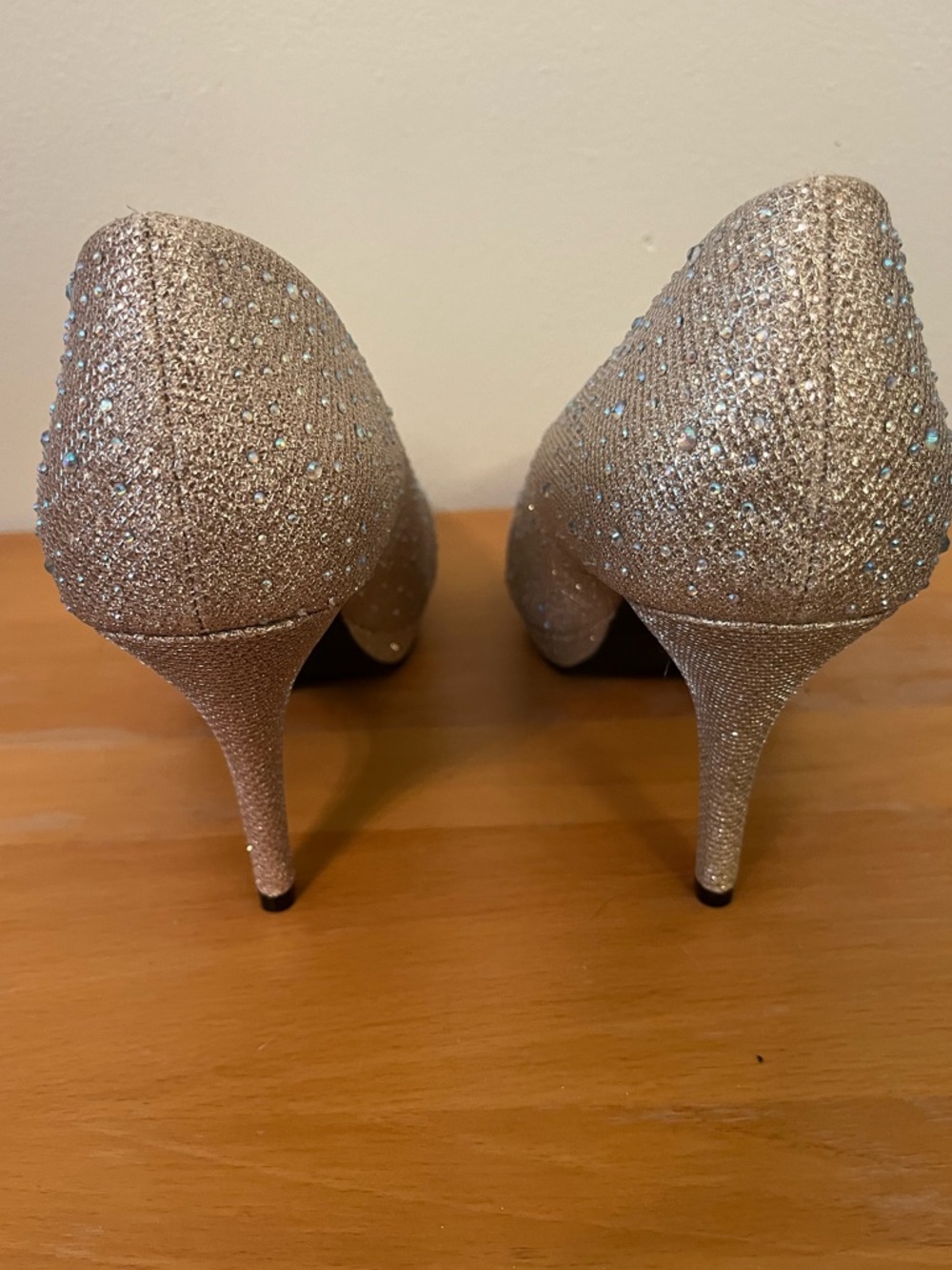 Hot Tomato Champagne Sparkle Pumps - Picture 5 of 7
